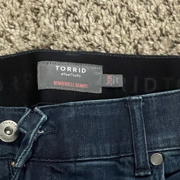 BOMBSHELL SKINNY JEAN - PREMIUM STRETCH DARK WASH SIZE 20R - Picture 6 of 10